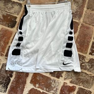 Nike Elite Athletic Shorts size M
